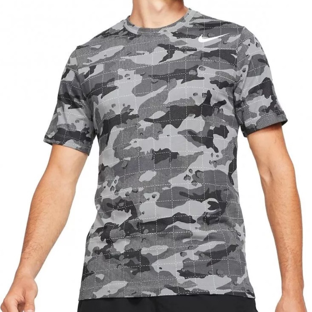 Nike Dri-FIT Men’s Camo Training T-Shirt – Medium, Performance & Style